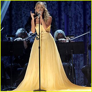 Carrie Underwood’s CMAs Performance 2007 | Carrie Underwood, Video ...