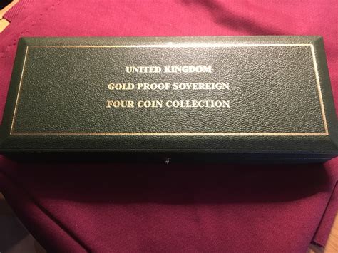 Royal Mint Sovereignhalf Sovereign Capsules And A Sovereign 8 Coin