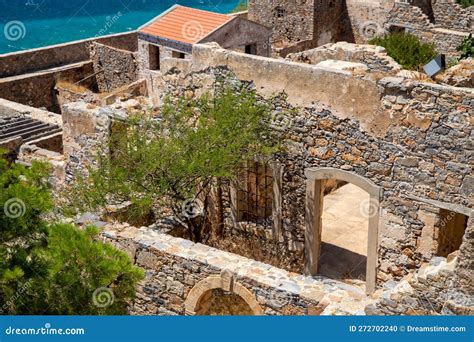 Ruinas De La Vieja Casa En Creta De Spionalonga Foto De Archivo