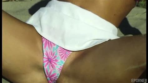 Fille Blonde Sur La Plage