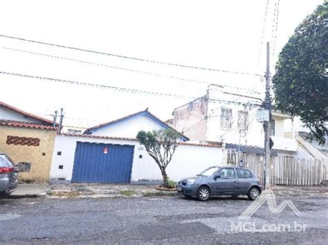 Belo Horizonte Mg Casa Quartos E Vaga Na Garagem No Bairro