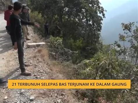 Terbunuh Selepas Bas Terjunam Ke Dalam Gaung Video Dailymotion