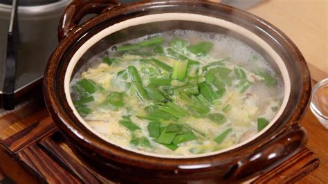 Garlic Chive Egg-Drop Zosui Recipe (Japanese Rice Soup with Shiitake Mushroom) - Cooking with Dog