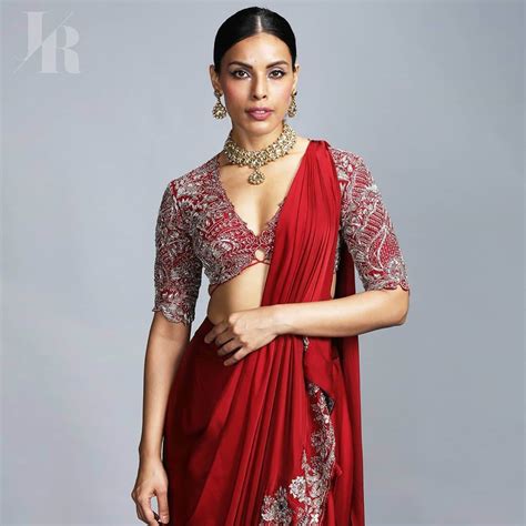 Gorgeous And Trending Plunge Neck Blouse Designs For Brides