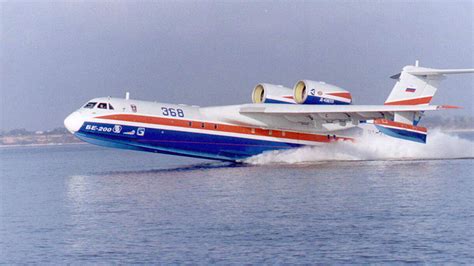 Российский самолет-амфибия Бе-200 направлен в Турцию для тушения ...