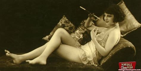 Retro Xxx Porn Few Very Hot Smoking Vintag XXX Dessert Picture