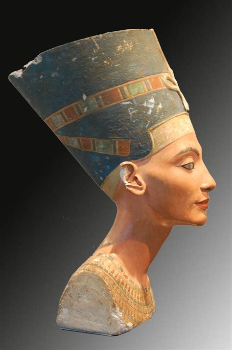 Néfertiti buste Altes Museum Berlin Néfertiti 1370 1334 fut l