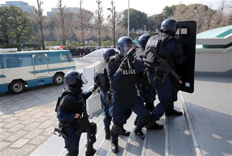 日本武道館に「テロリスト」侵入 警視庁が合同対処訓練 ソフトターゲット警備へ連携強化 フォトジャーナル 産経フォト