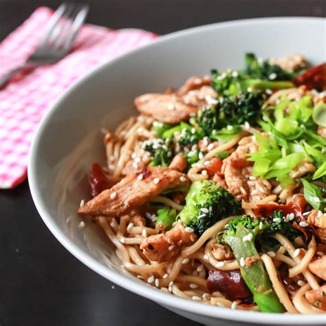 SPICY CHICKEN STIR FRY EGG NOODLES – Relish The Bite