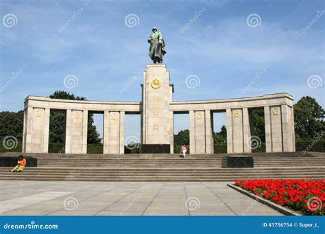 Soviet War Memorial Berlin Editorial Stock Image Image Of Monument