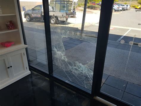 Emergency Glass Replacement Service 24 / 7 – Glass Line