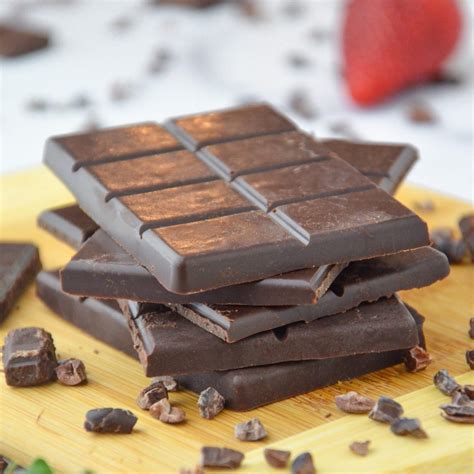 Easy Homemade Vegan Chocolate Bar - Veggie World Recipes