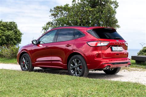 El Ford Kuga Estrena Gama Menos Versiones