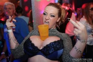 Angelic Two Brunettes And A Blonde Enjoying In A Pretty XXX Dessert