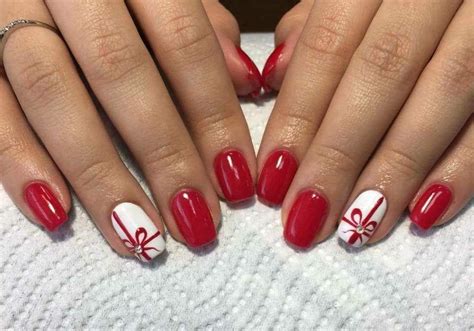 Christmas Nails Bow Design