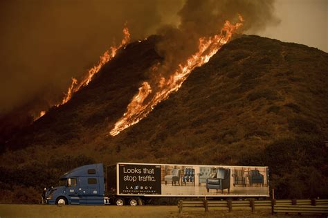 Photos Thomas Fire Burns In Ventura County