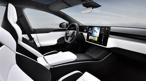 Tesla Model S Plaid finally gets sport seats