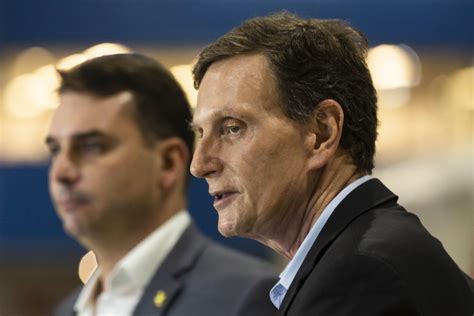 Candidatura De Crivella à Reeleição Será Teste De Popularidade De Bolsonaro No Rio Política