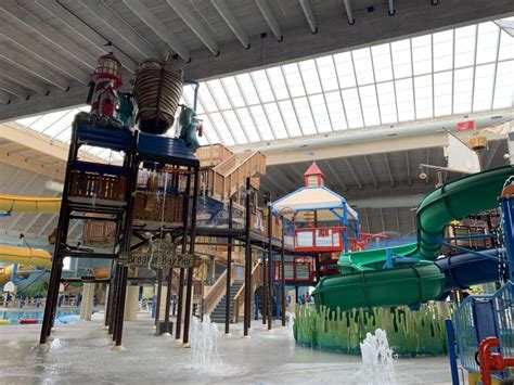 22 Indoor Water Parks Near Chicago for a Much Needed Winter Escape