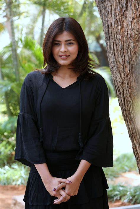 Hebah Patel Hot Photos Sexy Bikini Images Gallery HQ Pics Fdpixer