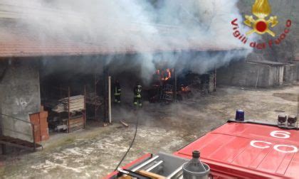 Deposito Di Legname In Fiamme Vigili Del Fuoco Al Lavoro FOTO Prima Como