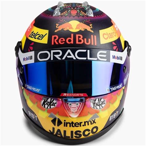 Chilango De D A De Muertos As Es El Casco De Checo P Rez Para El