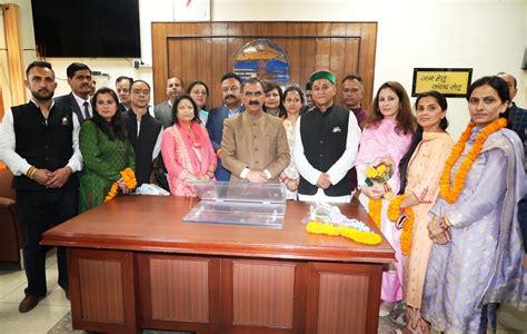 Newly Elected Mayor And Deputy Mayor Calls On Cm Himachal Tonite