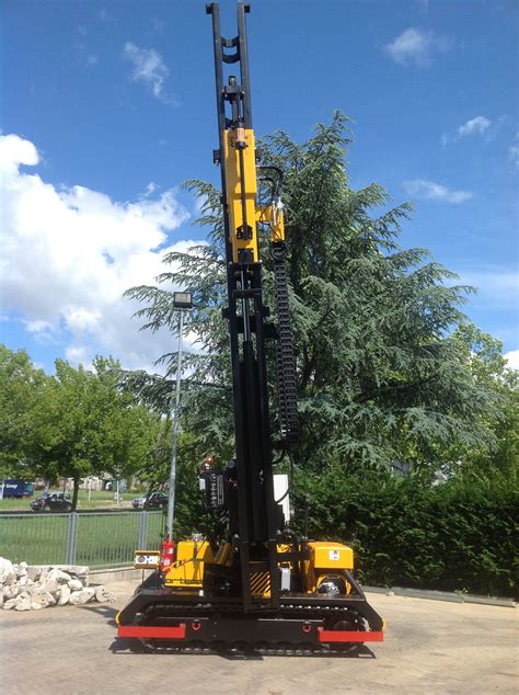 Orteco - Hydraulic pile drivers for safety barriers, solar plants