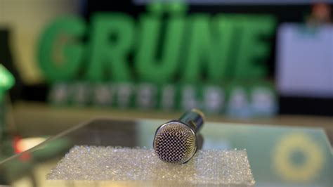 Grüne starten Parteitag zur Neuwahl einer neuen Parteispitze FLASH UP