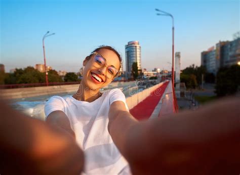 Bright Summer Lifestyle Portrait Of Young Pretty Woman In Eyewear Red