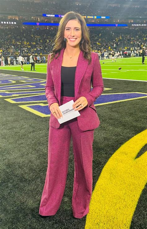 Jen Lada ESPN : r/HotSportsReporters