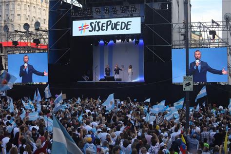 Macri En Su Ceremonia Del Adiós En El Obelisco El Presidente Encabezó