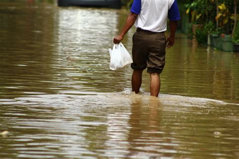 Pemkot Tangsel Antisipasi Banjir Di Titik Rawan Terendam