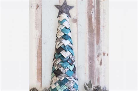 How To Make A No-Sew Fabric Christmas Tree | Christmas Mosaic