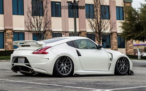 √ Nissan 370z Custom Body Kit