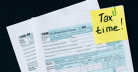 Do Teensminors Get Taxes Taken Out Of Their Paycheck