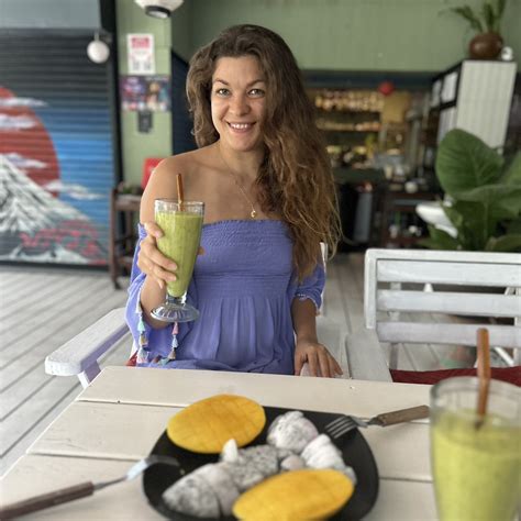 Liania is on Couchsurfing! | Couchsurfing
