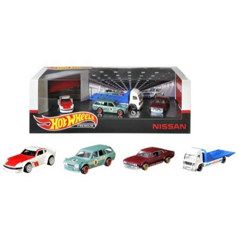 Hot Wheels Premium Nissan Garage Loose Datsun 510 Wagon Nissan Fairlady Z Nissan Laurel 2000