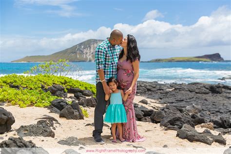 Pregnancy Announcement Photographers Oahu Hawaii Right Frame Photography