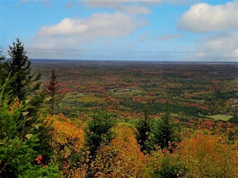 Explore Cumberland Hiking & Trail Guide - Cumberland