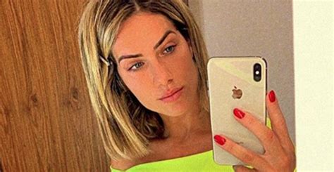 Giovanna Ewbank Exibe A Barriga Seca Ao Surgir Biqu Ni Neon