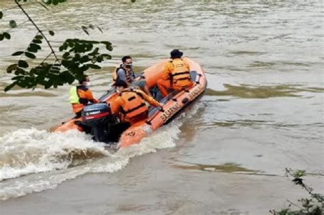 Tragis Pakai Jeriken Seberangi Sungai Cimanuk Warga Sumedang Hilang