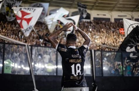 Paulinho é destaque em vitória do Vasco mesmo atuação abaixo