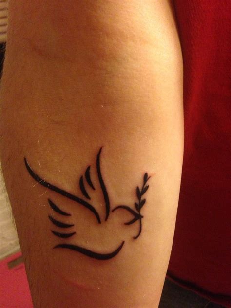 Dove Tattoo: Symbol of Peace