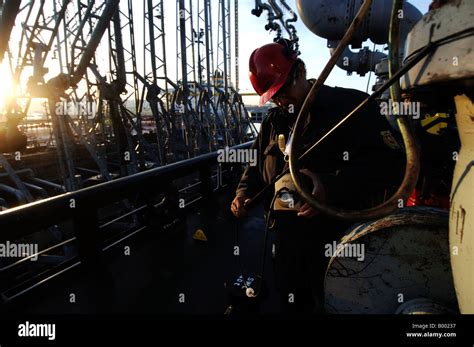 Puerto De Rotterdam Botlek Vopak Terminal Petrolera Un Trabajador Que