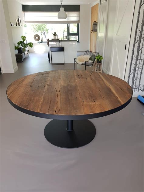 RONDE TAFEL VAN STAAL EN BARNWOOD Ronde Tafel Tafel Rustieke Eettafel