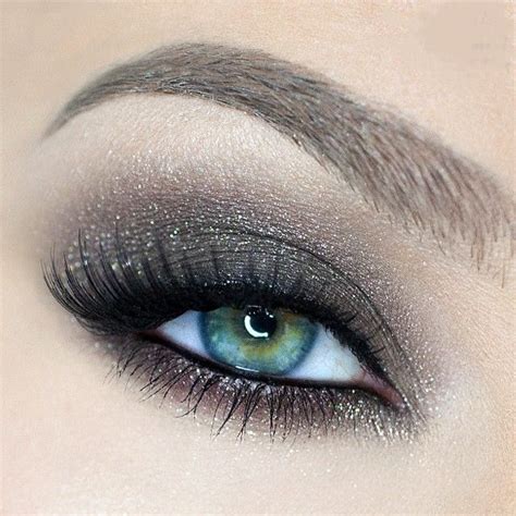 40 Glamorous Silver Grey Eye Makeup You Are Sure To Love Maquillaje De Ojos Gris Maquillaje