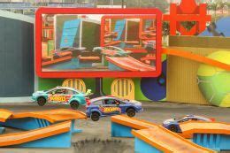 Hot Wheels Epic Show Beto Carrero World