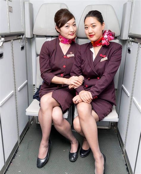 ボード「flight Attendant A Beautiful Woman Uniform Ca キャビンアテンダント 綺麗な女性 制服」のピン