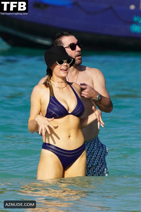 Kate Upton Sexy Looks Hot In A Blue Bikini Enjoying A Vacation In Pelican Beach With Justin